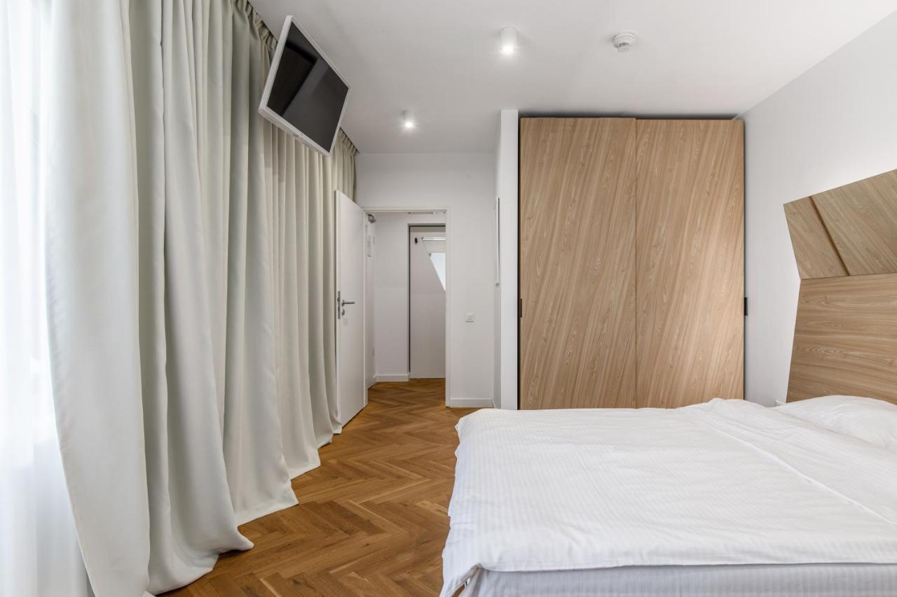 Aparthotel Blend City Center Bucarest Esterno foto