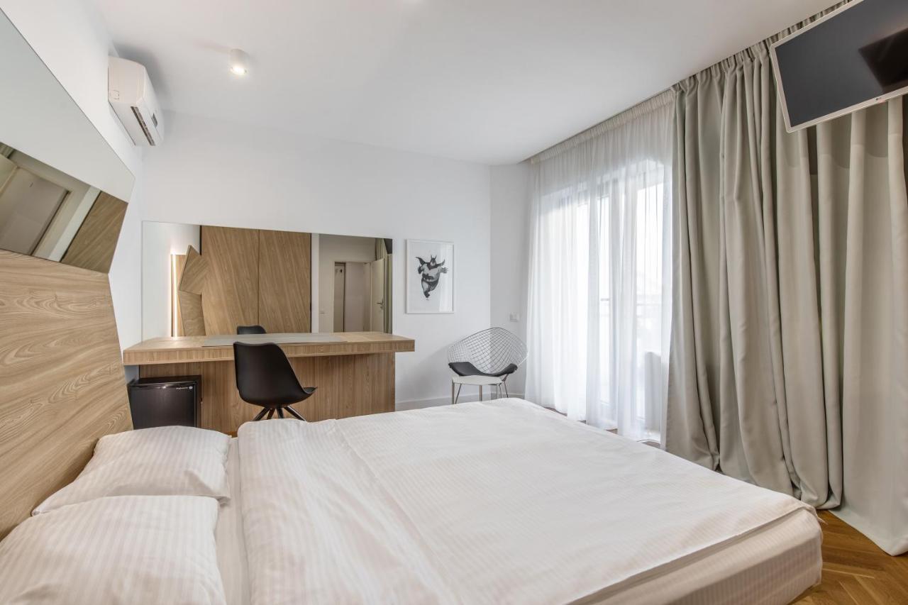 Aparthotel Blend City Center Bucarest Esterno foto