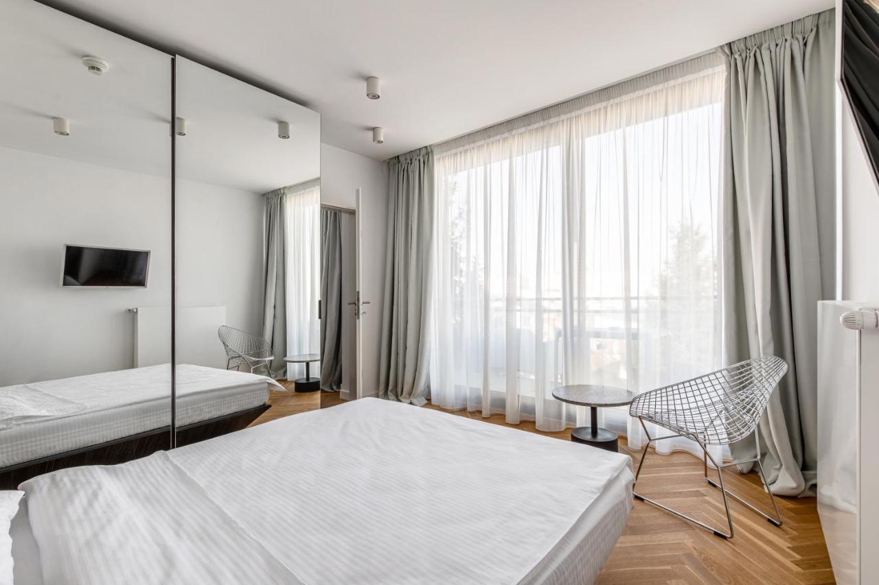 Aparthotel Blend City Center Bucarest Esterno foto