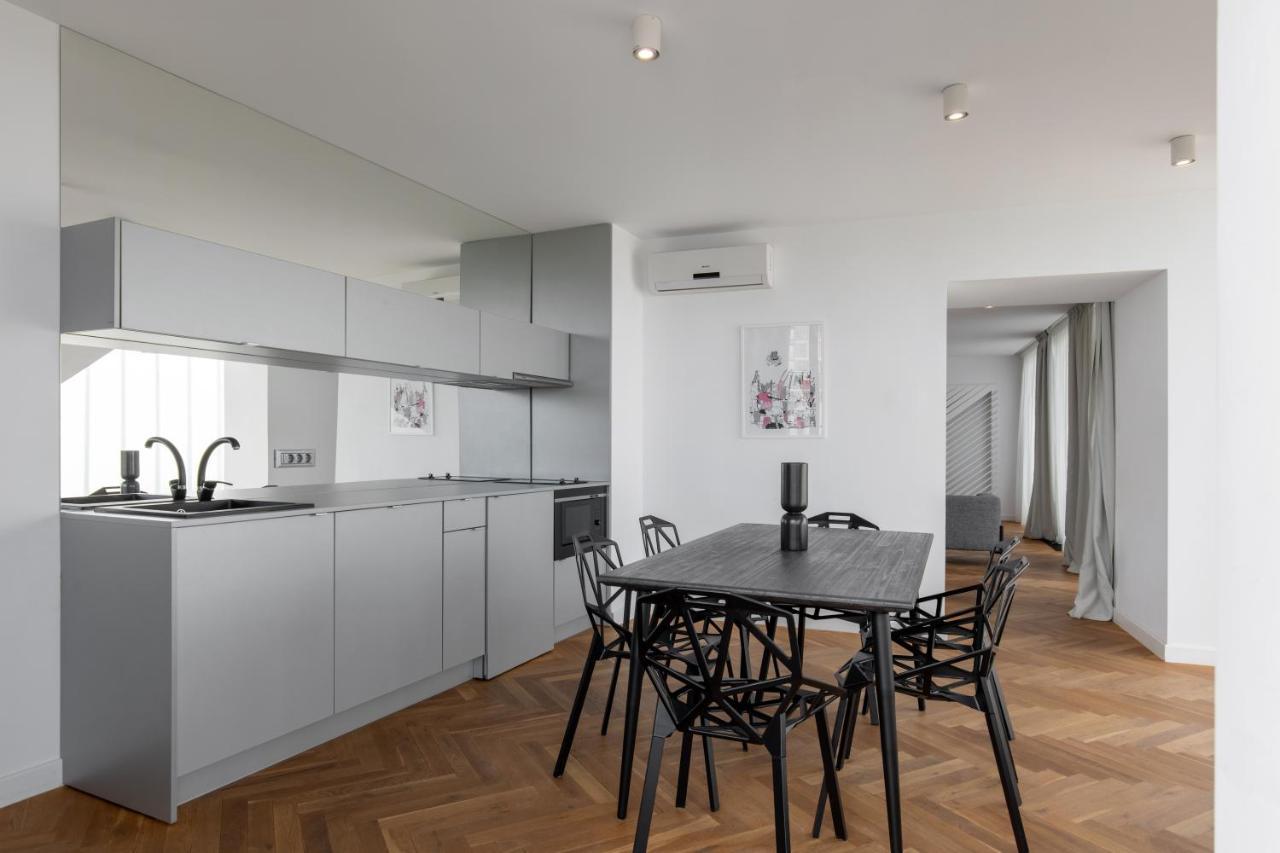 Aparthotel Blend City Center Bucarest Esterno foto
